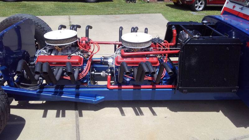 Illustration for article titled Someone's Selling a Postal Jeep Powered by Two Small-Block Chevy Motors Bolted Together